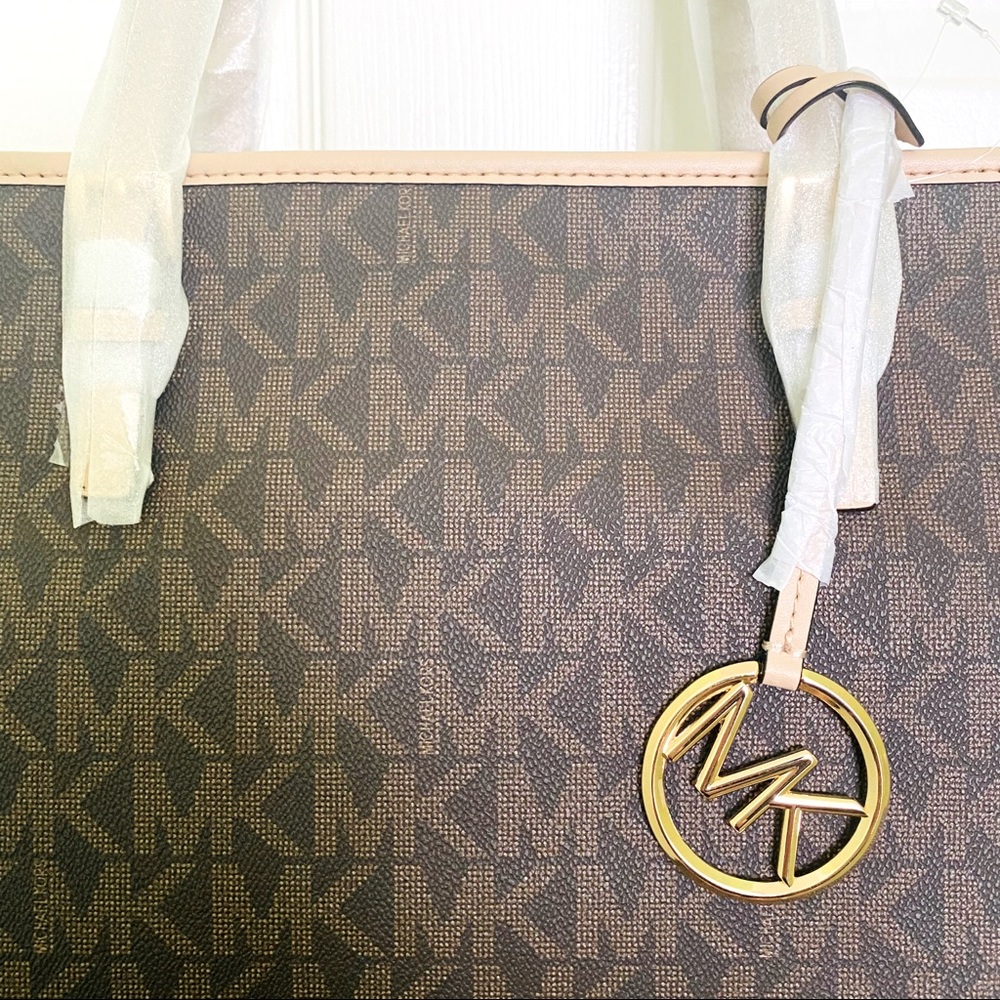 Michael Kors Jet Set Travel Tote Bag in Brown - Picture 4 of 5